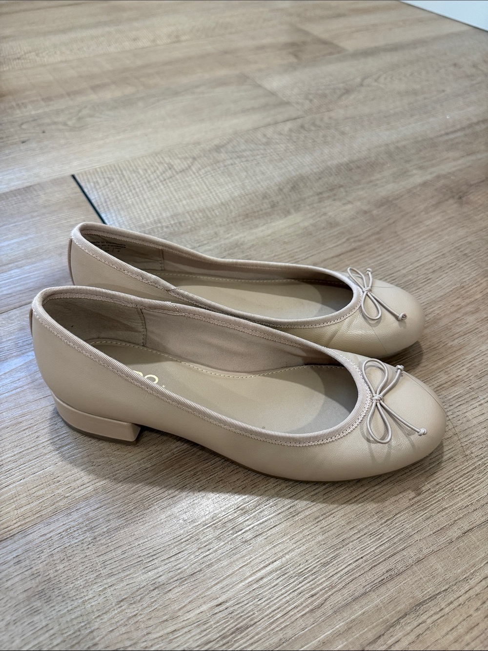 Aldo Women's Beige Bow Ballet Flats